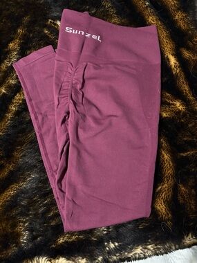 Sunzel Women's High-Rise Plum Stretch Leggings